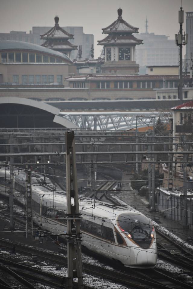 人民铁路铸就更好明天